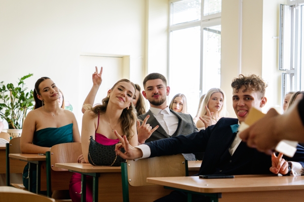 XX laidos abiturientams nuskambėjo Paskutinis skambutis