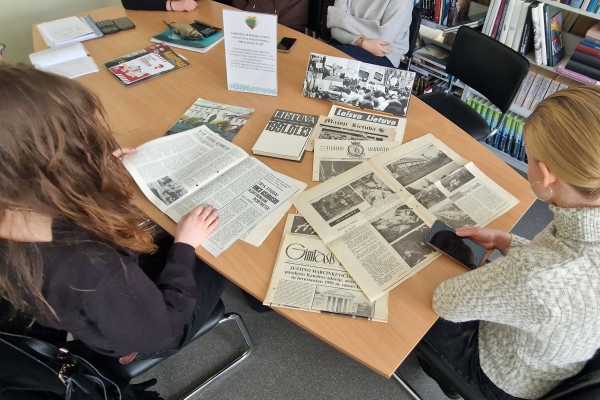 Laisvės gynėjų dienai skirta istorinių laikraščių paroda